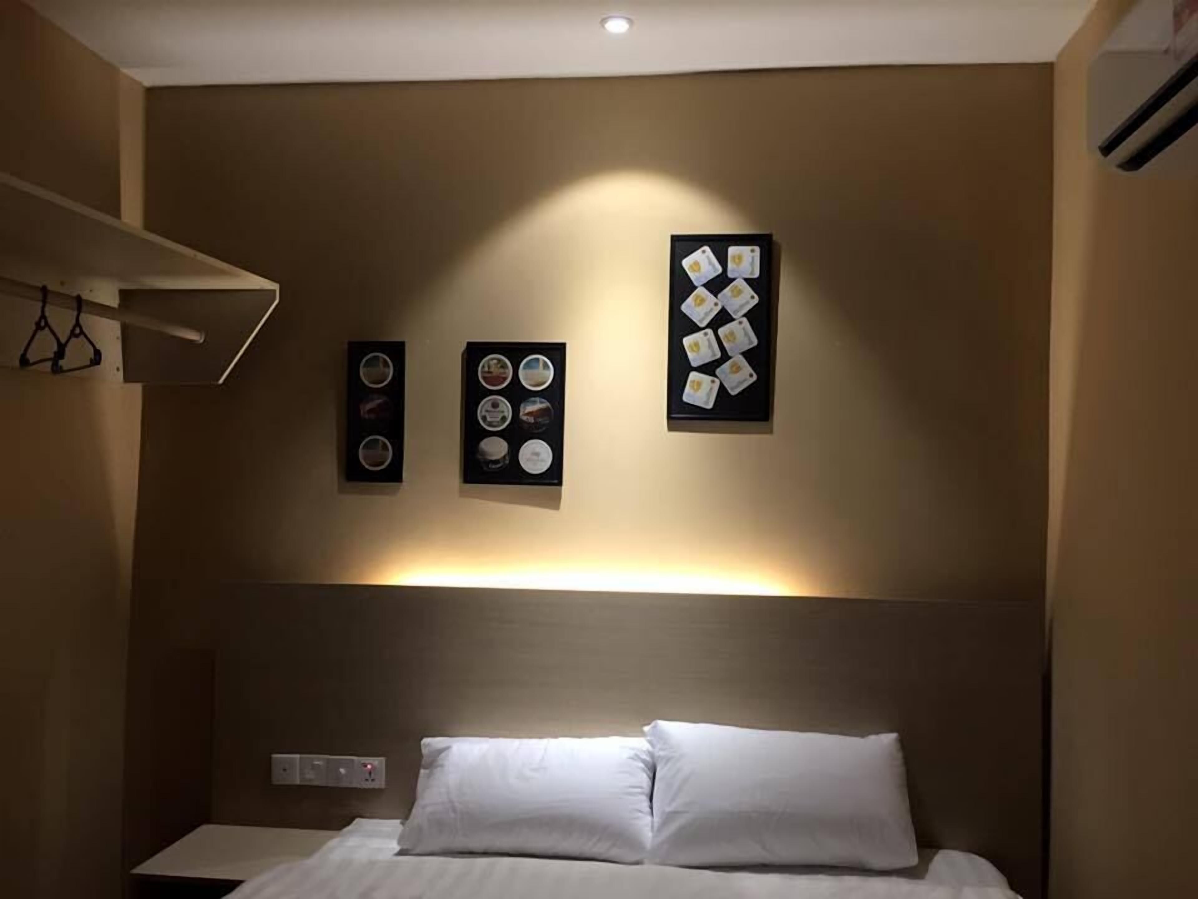 standard room, 1 queen bed | desk, iron/ironing board, free wifi