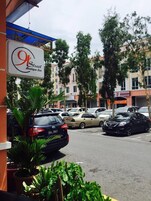 Letak kenderaan sendiri (tertakluk pada bayaran) 