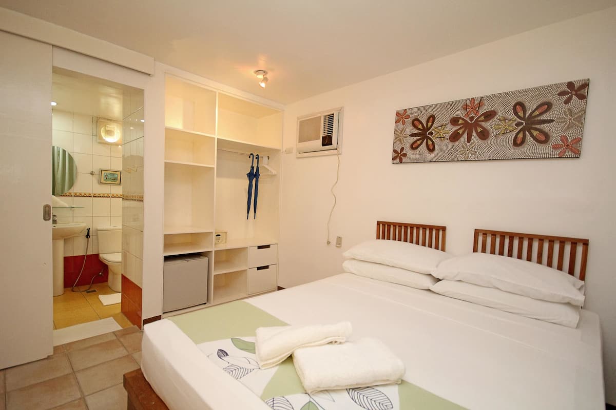 Superior Single Room | In-room safe, desk, free WiFi, bed sheets