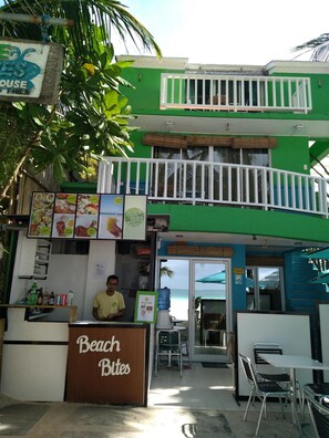 Exterior - Bluewaves Beach House (Boracay Island)