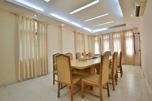 Royal Suite | Desk, rollaway beds, free WiFi - Foys Lake Resort (Chittagong)