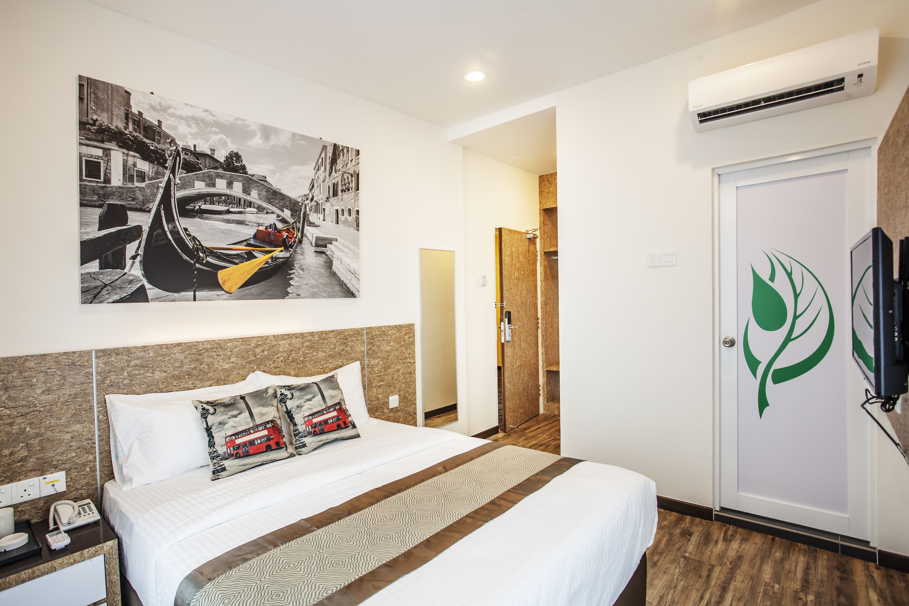 superior room, 1 queen bed | premium bedding, iron/ironing board, free wifi, bed sheets