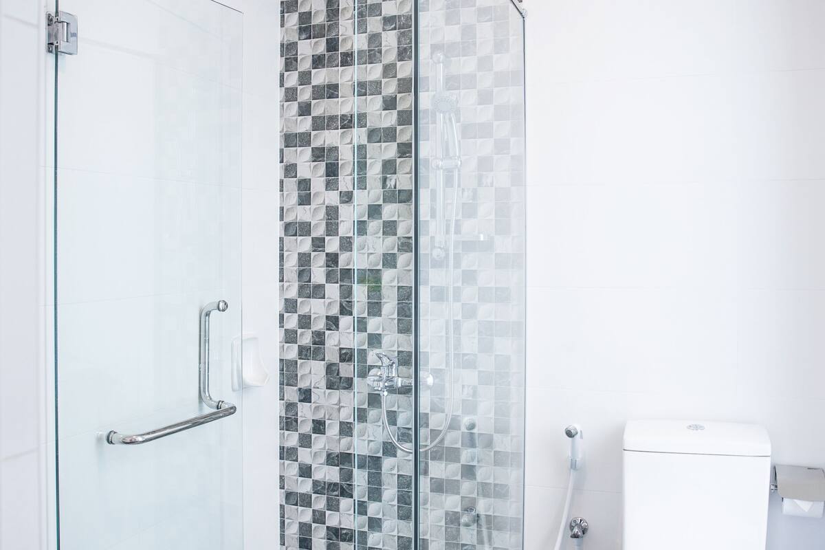 family room, non smoking, no windows | bathroom | shower, free toiletries, hair dryer, bidet