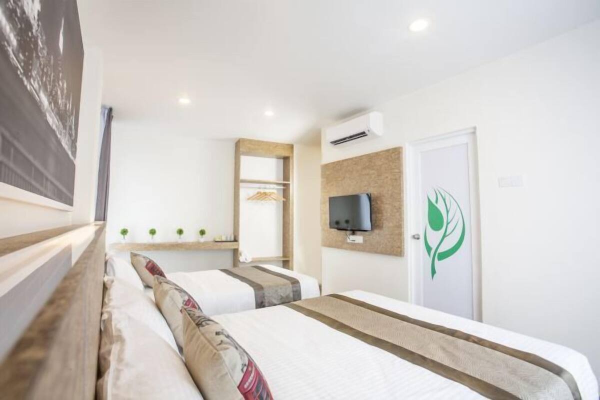 Seprai premium, setrika/meja setrika, Wi-Fi gratis, dan seprai linen