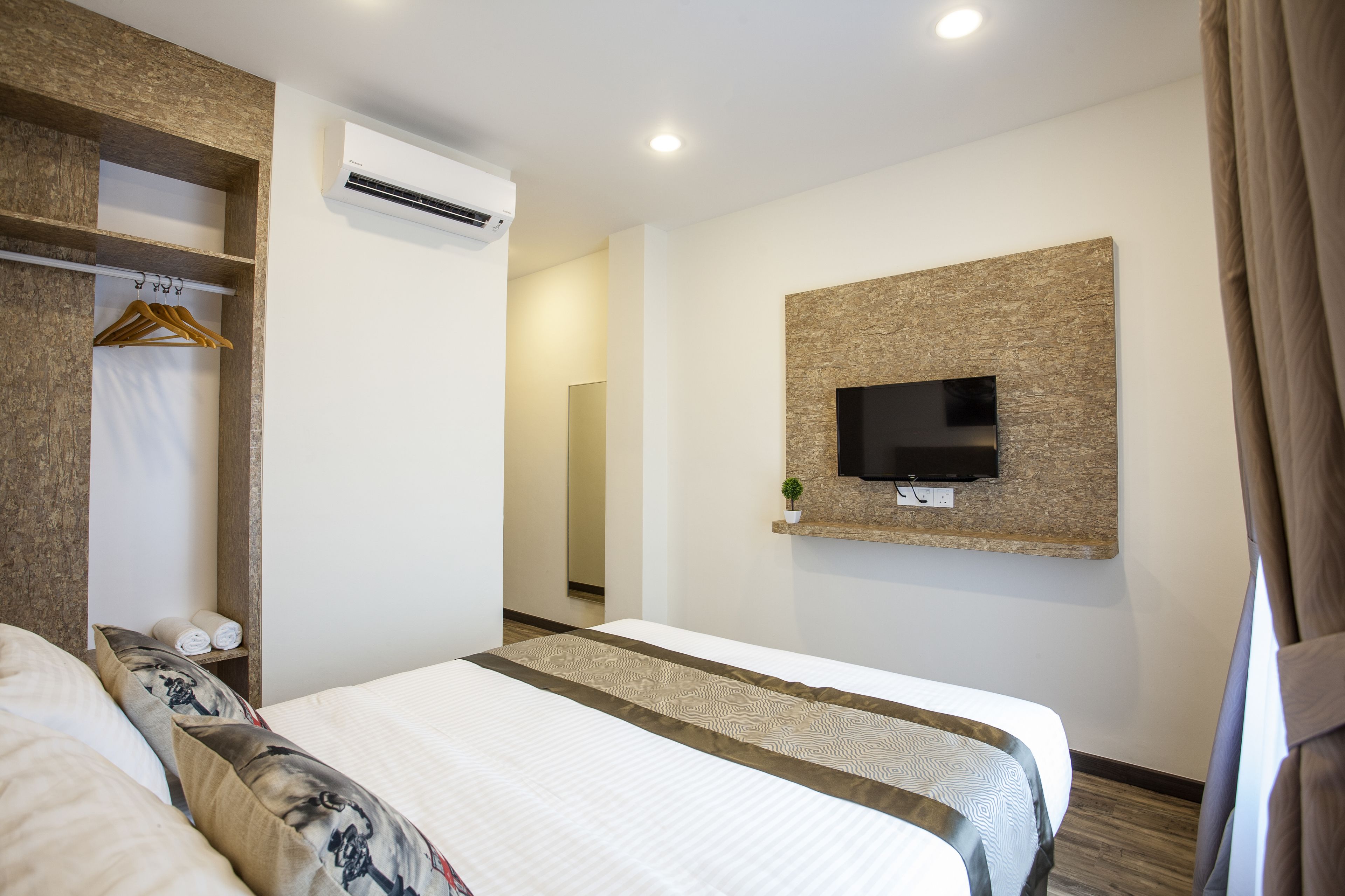 superior room, 1 queen bed | premium bedding, iron/ironing board, free wifi, bed sheets