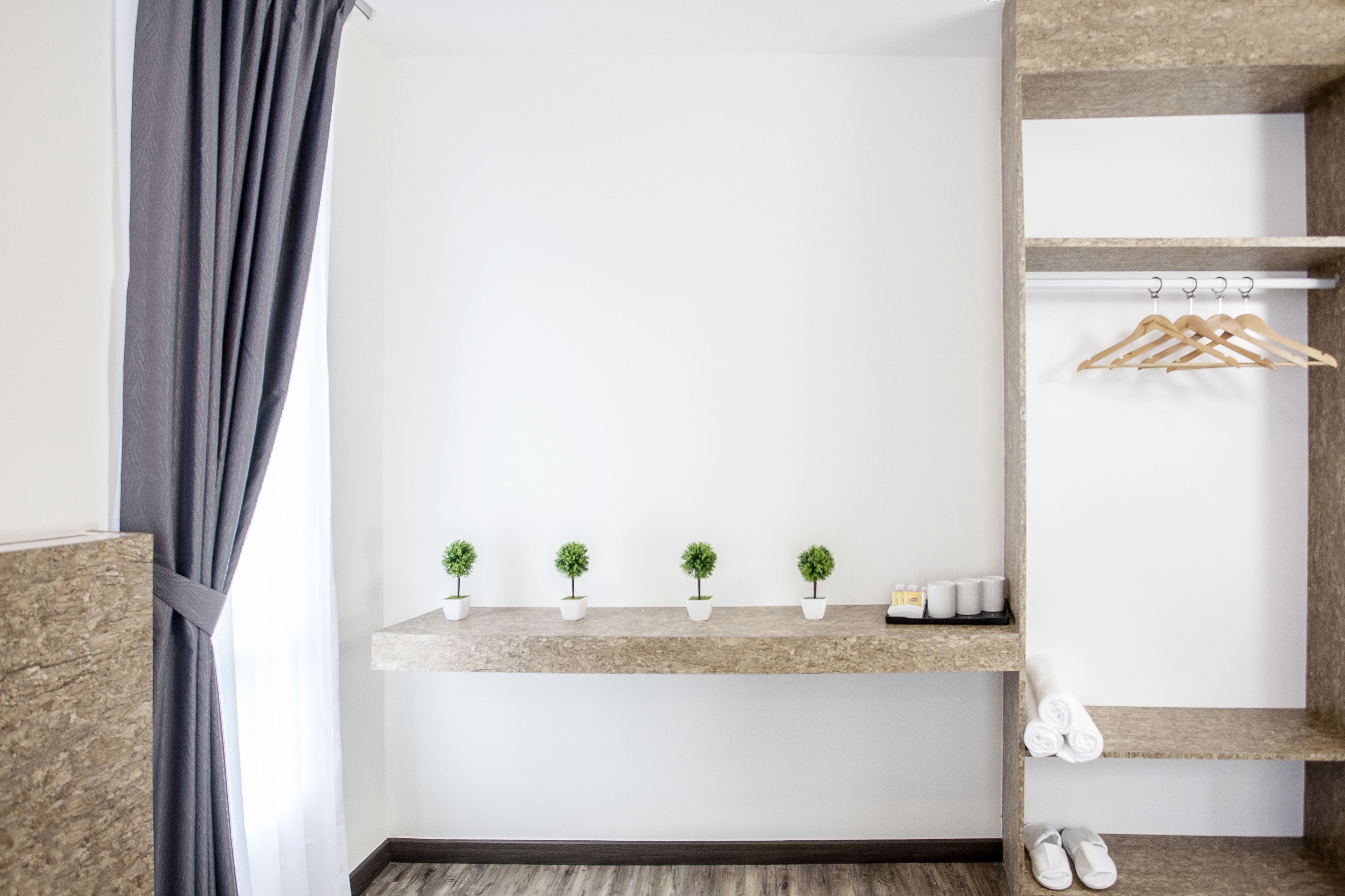 deluxe triple room | room amenity