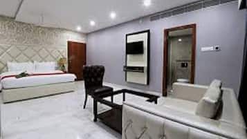 Deluxe Room | Premium bedding, desk, rollaway beds, free WiFi