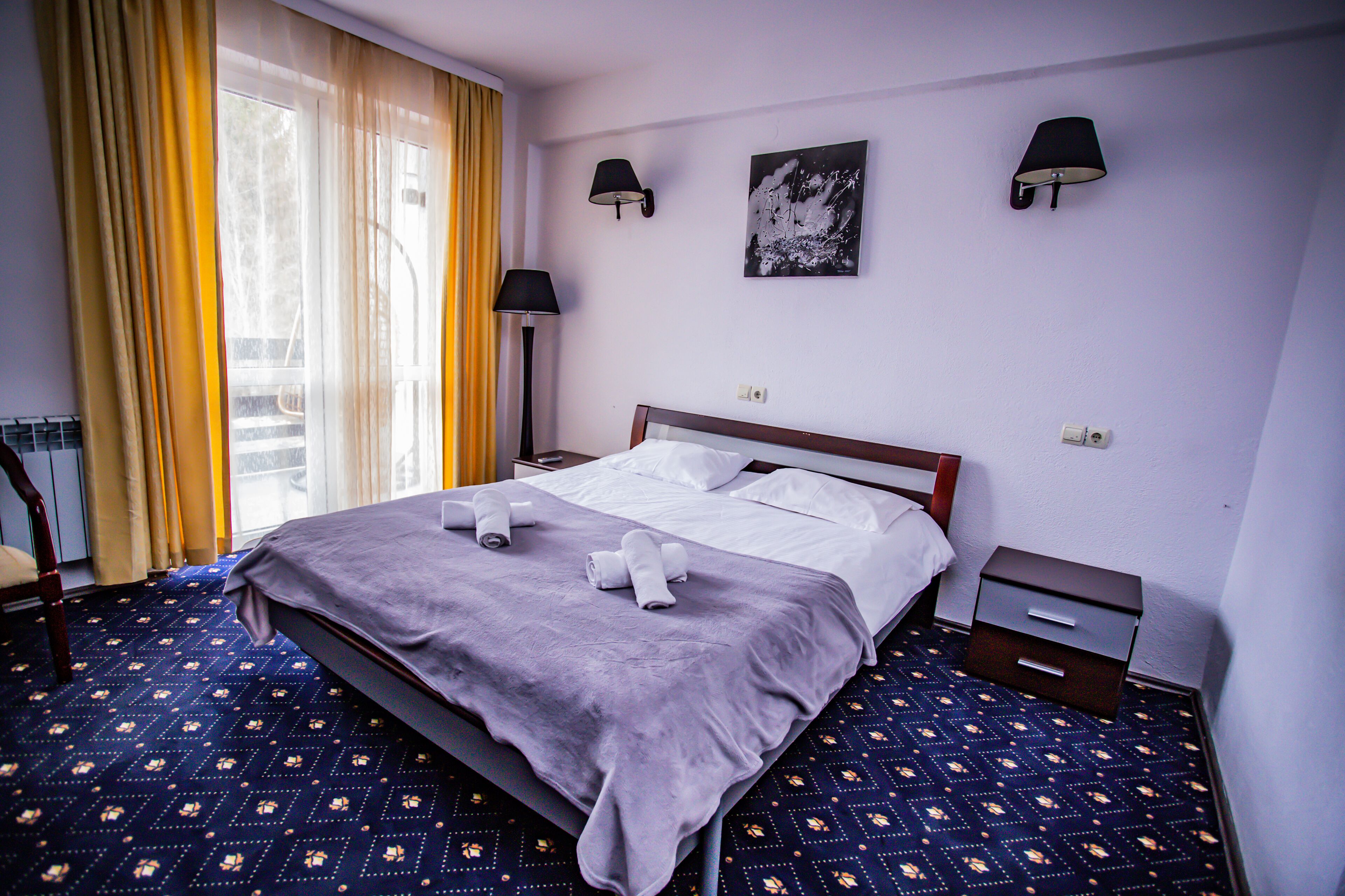 Chambre avec lits jumeaux (Caters to guests age 55 and up) | Bureau, Wi-Fi gratuit