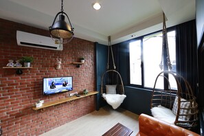 Flat-screen TV - Adagio Bangkok (Bangkok)