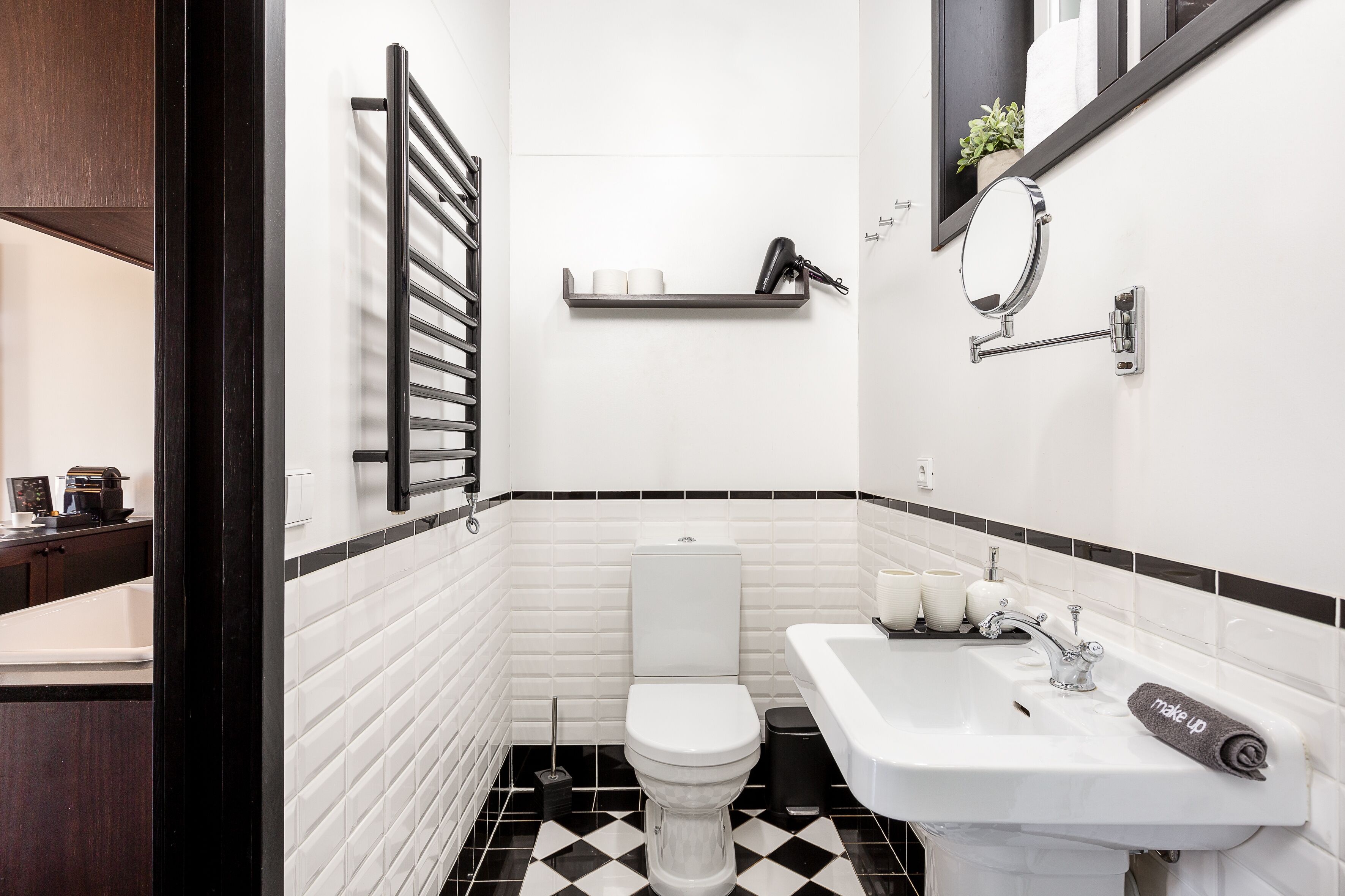 standard studio (torre 2) | bathroom | shower, free toiletries, hair dryer, towels