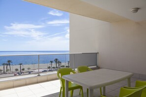 Outdoor dining - Apartamentos Mar y Sal (Roquetas de Mar)