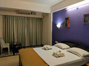 Deluxe Quadruple Room - Rustic Village - By Rivasa (Calangute)