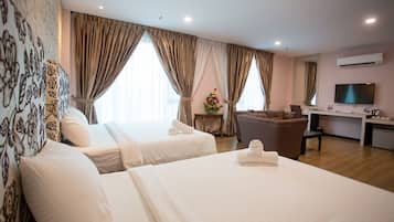 Desk, soundproofing, iron/ironing board, free WiFi