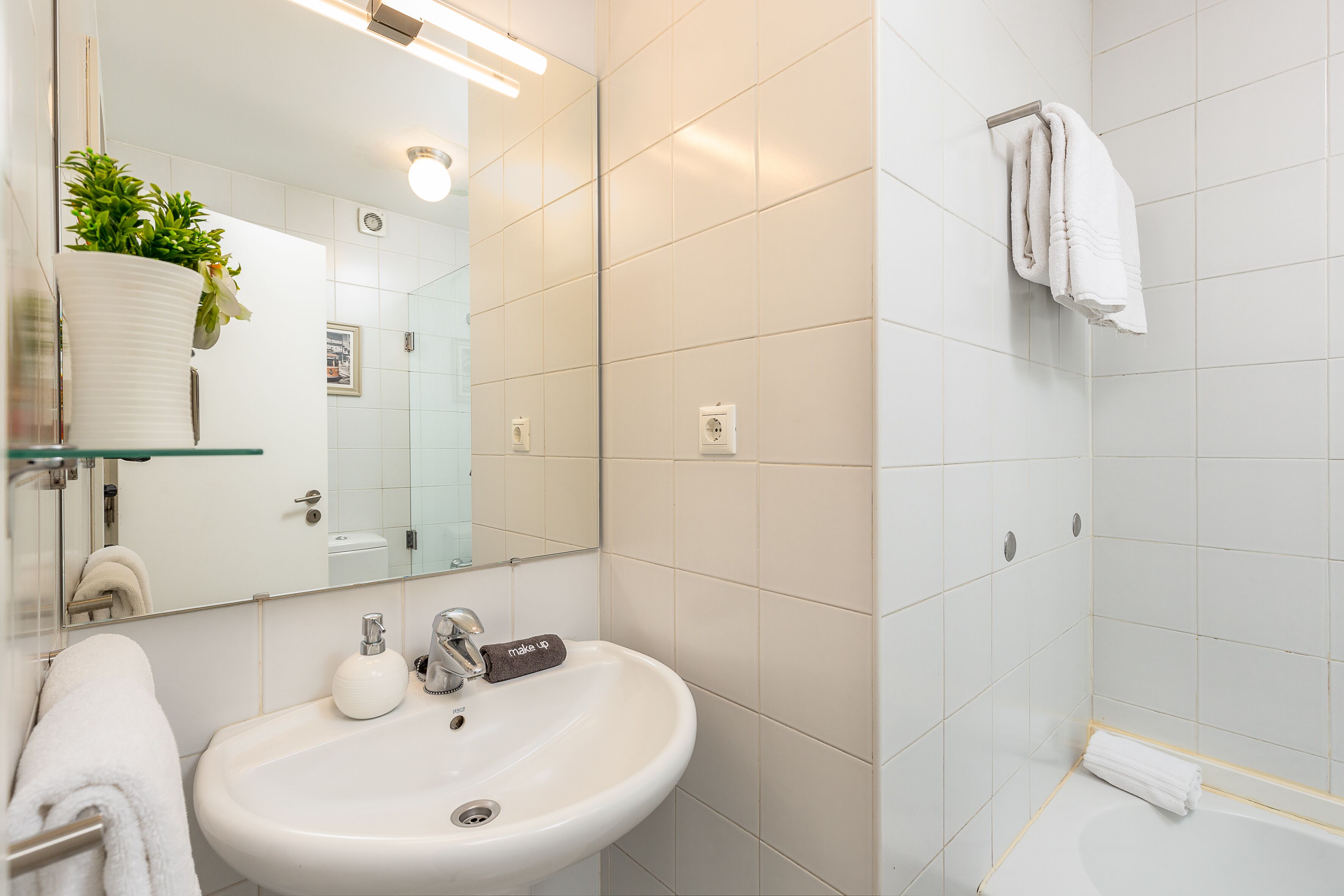 standard apartment, 1 bedroom (clérigos 1) | bathroom | bathtub, free toiletries, hair dryer, bidet