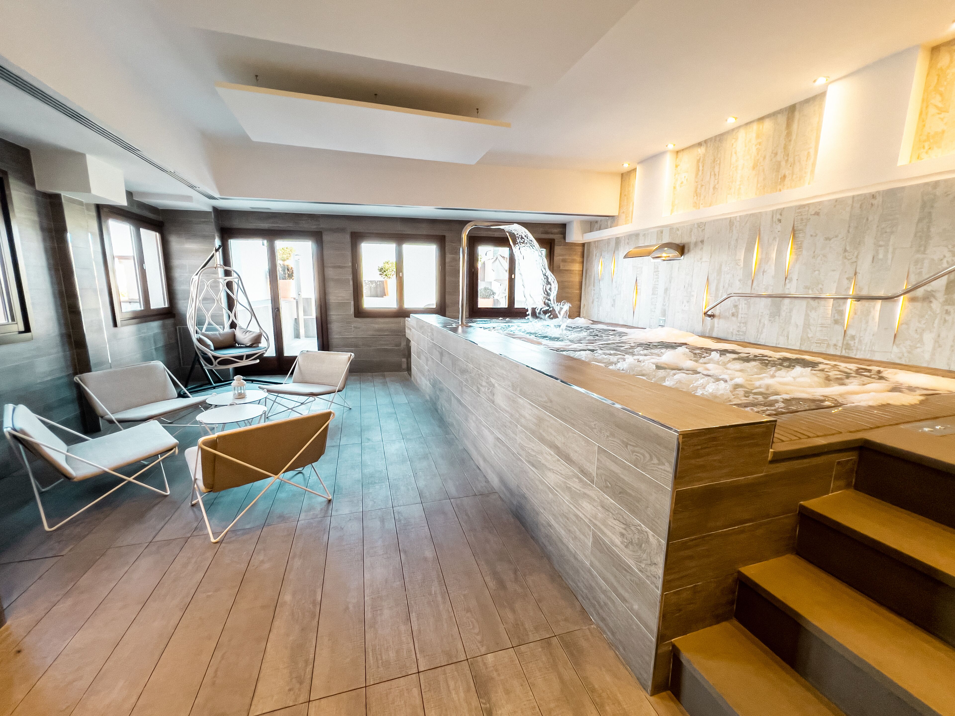 sauna, hot tub, body treatments, body wraps, facials, massages