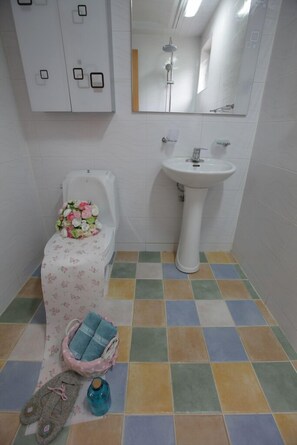 Basic Duplex, 2 Bedrooms | Bathroom - Ecopia Pension (Pyeongchang)