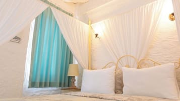 Premium bedding, minibar, soundproofing, iron/ironing board
