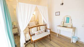 Deluxe-Doppelzimmer, Balkon | Hochwertige Bettwaren, Minibar, schallisolierte Zimmer