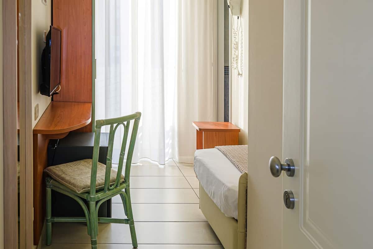 Classic Single Room