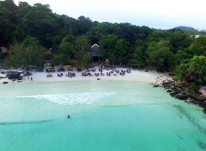 On the beach - White Beach Bungalows (Koh Rong)
