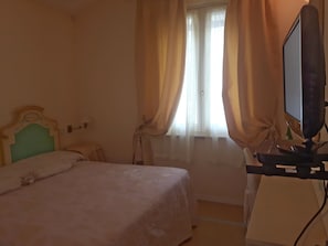 Deluxe Room, Garden View