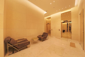 Sala de estar en el lobby