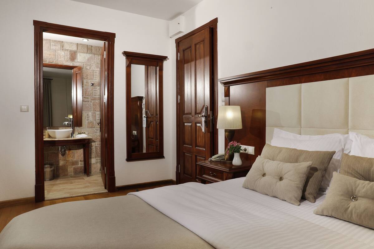 Standard-Doppel- oder -Zweibettzimmer