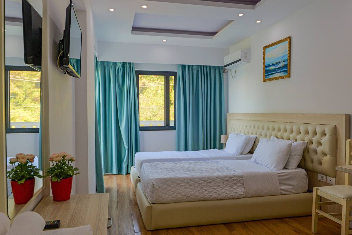 Double or Twin Room with Balcony | 무료 WiFi, 침대 시트