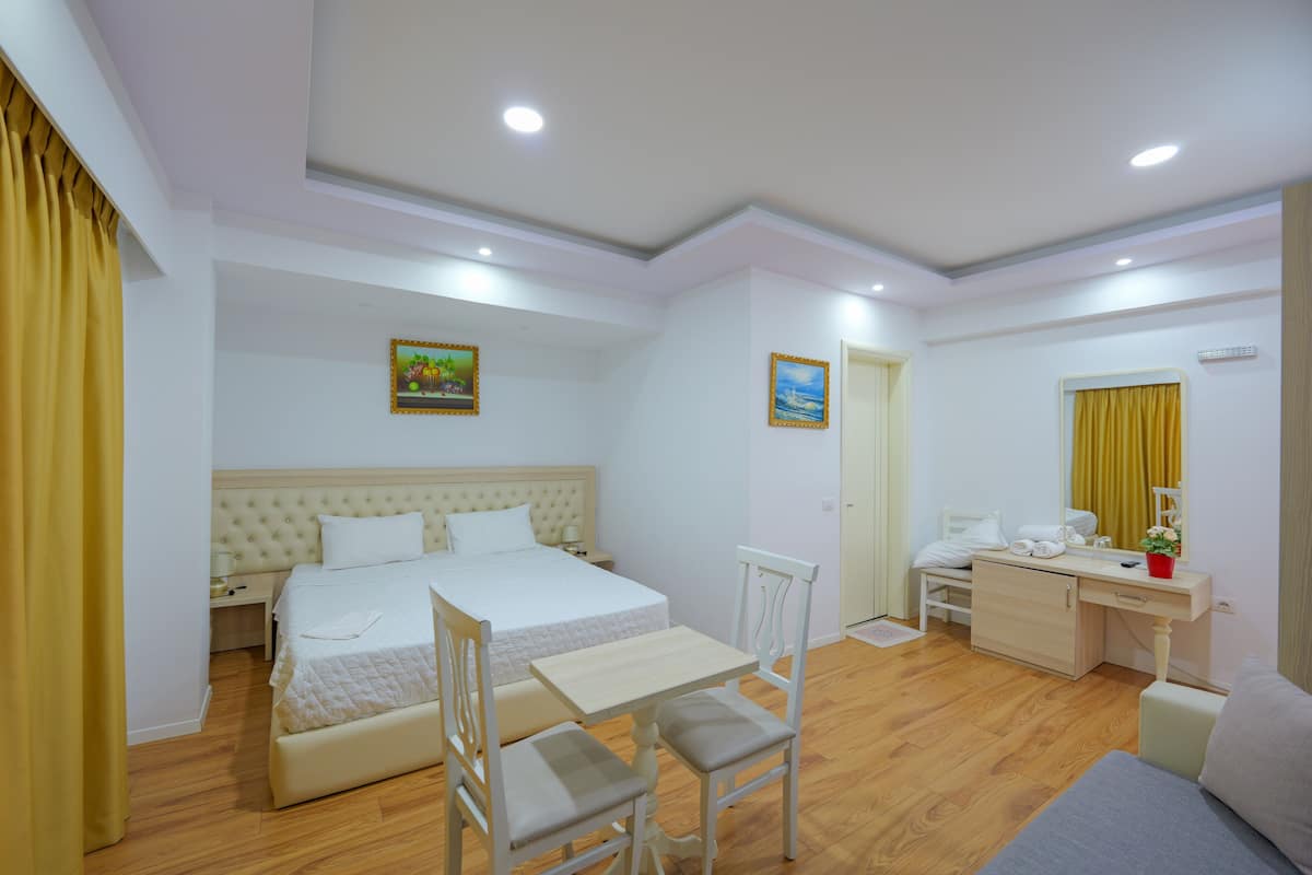 Double Room with Balcony | Gratis wifi, beddengoed