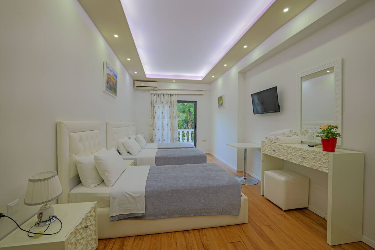 Triple Room with Balcony | 무료 WiFi, 침대 시트
