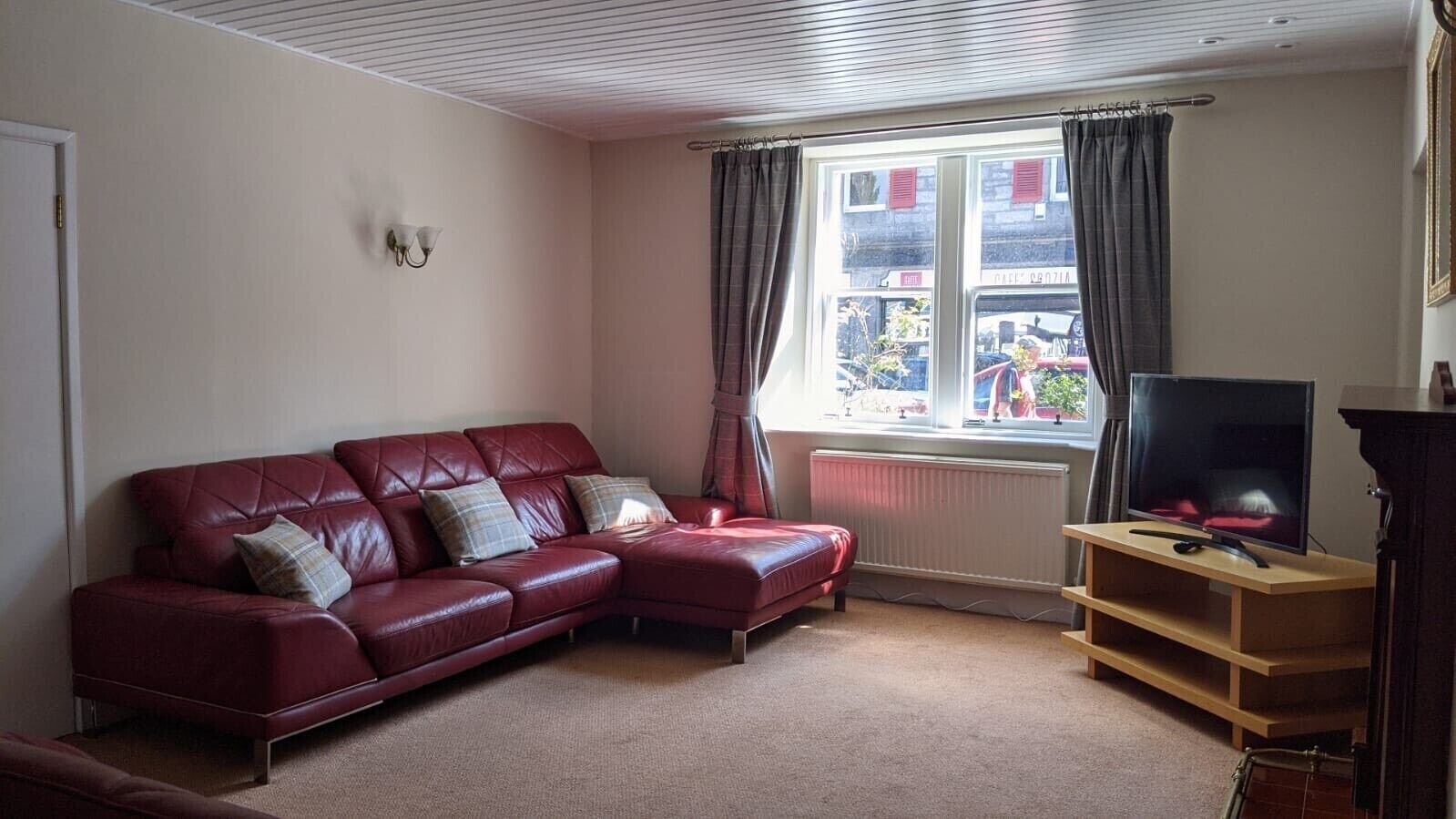 standard cottage | living area | tv