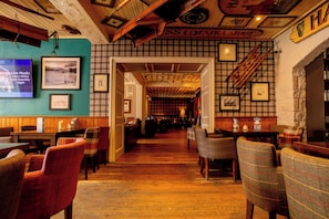 2 restaurants, breakfast, lunch, dinner served; local cuisine  - McKays Hotel Bar & Restaurant (Pitlochry)