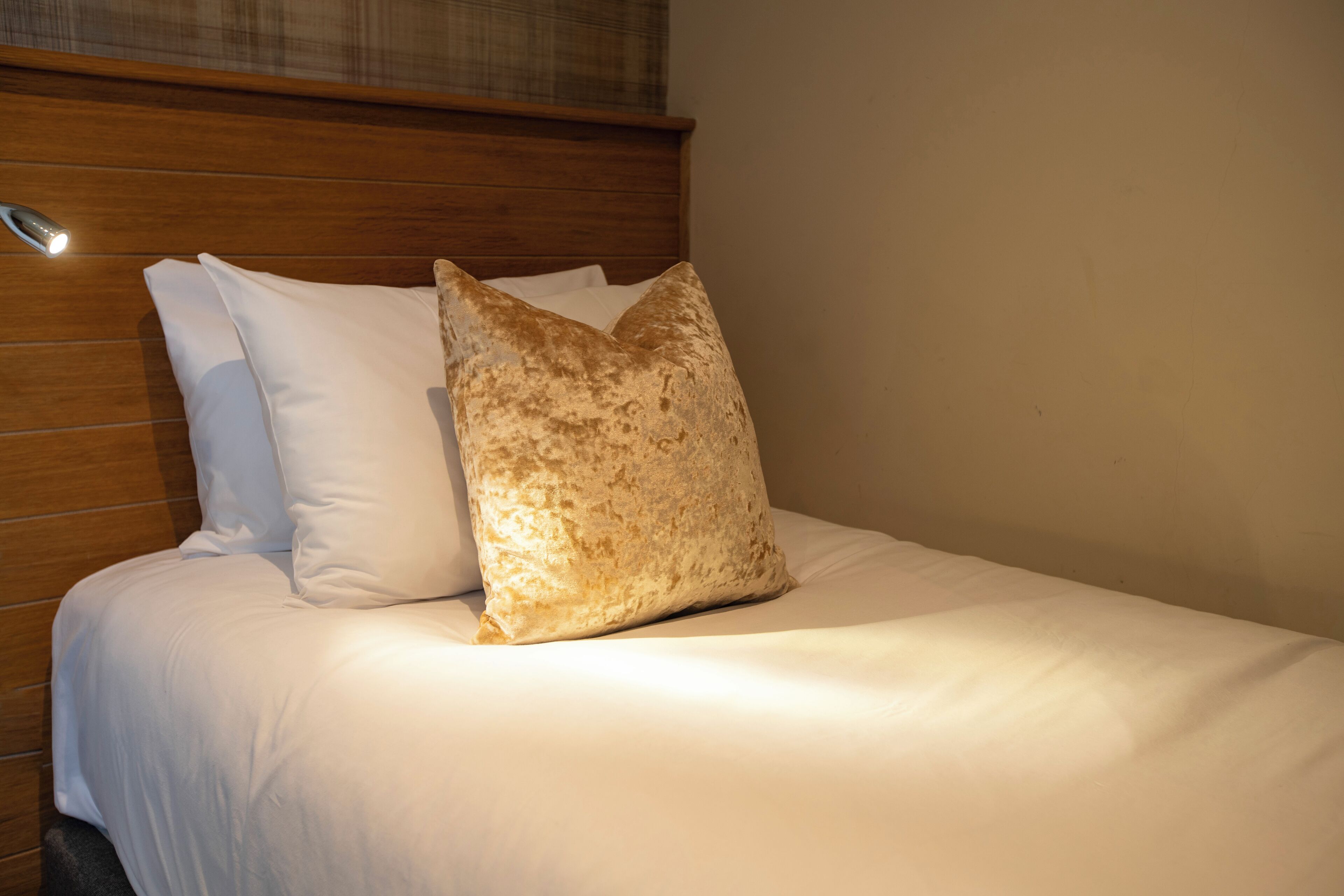 townhouse single | 2 bedrooms, premium bedding, individually decorated