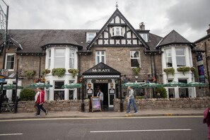 Property entrance - McKays Hotel Bar & Restaurant (Pitlochry)