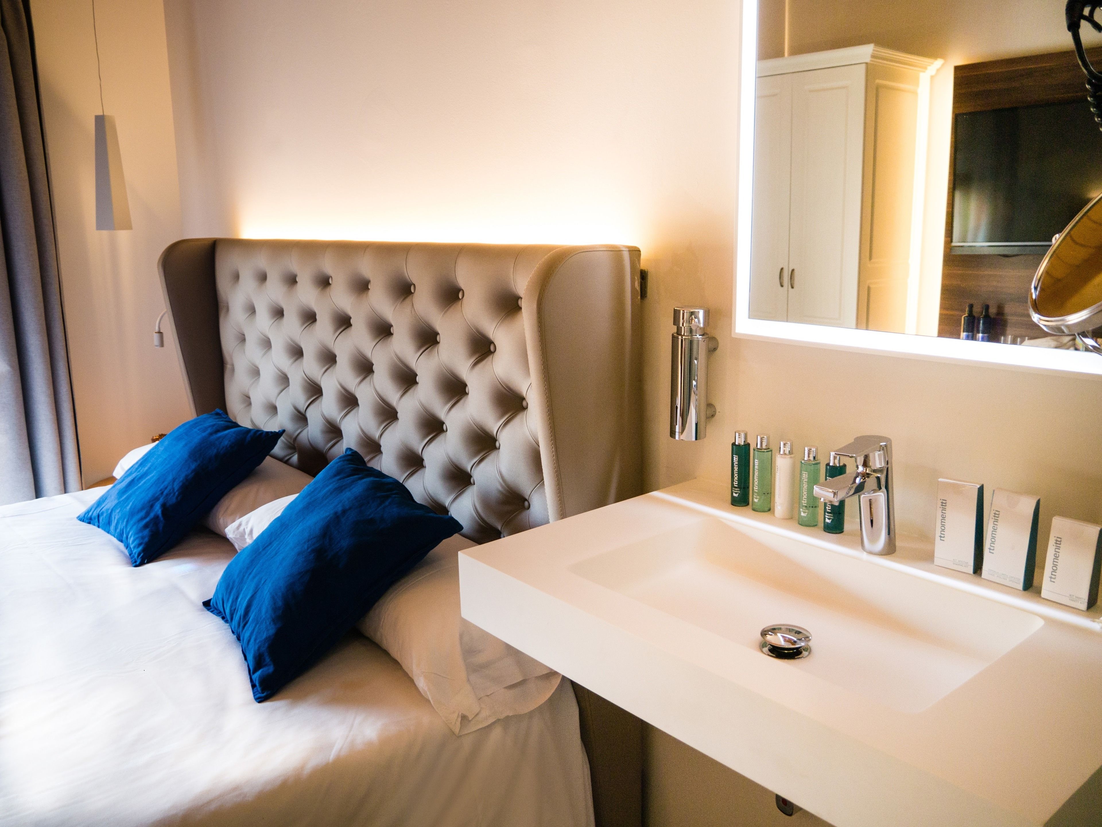 double or twin room (promo) | down duvets, individually decorated, individually furnished, desk