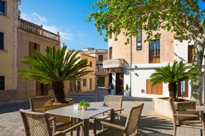Property entrance - Hotel Central Maria (Maria de la Salut)