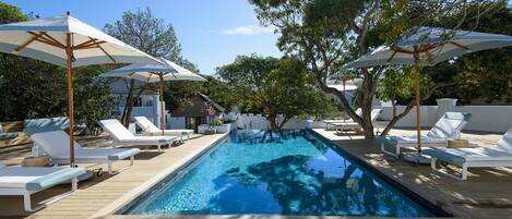 Outdoor pool, sun loungers