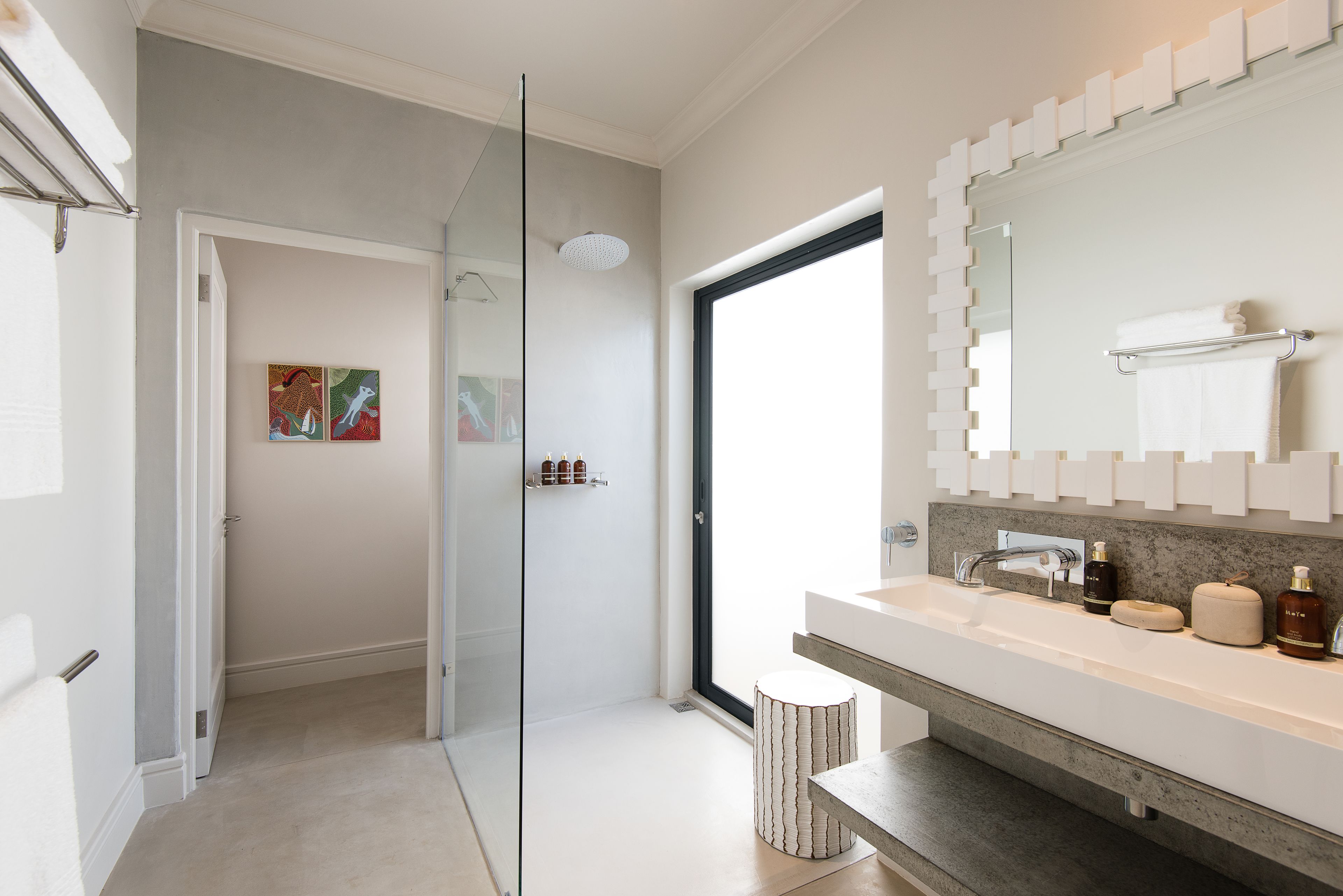 luxury suite, garden area | bathroom | separate bathtub and shower, free toiletries, hair dryer, bathrobes