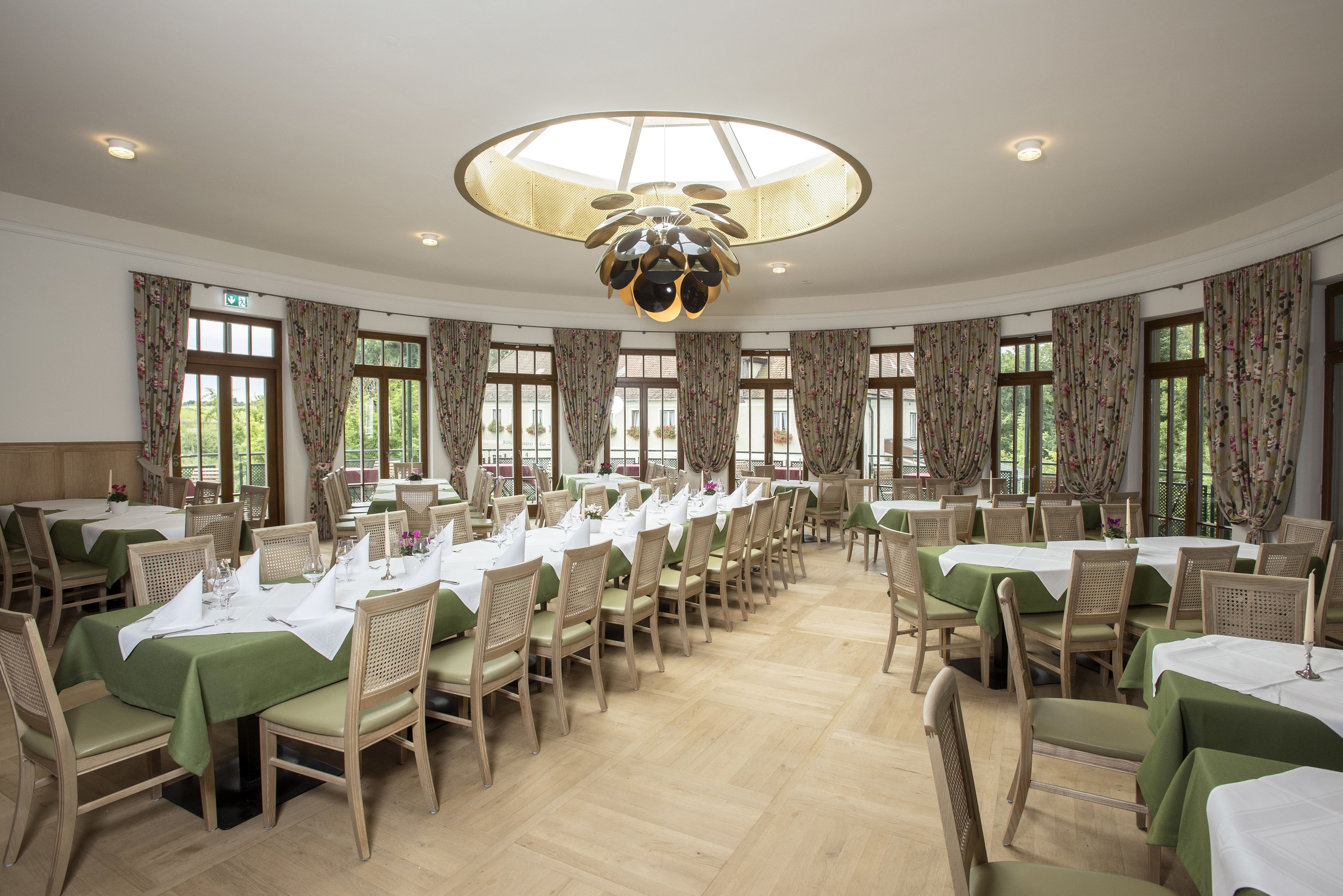 lunch and dinner served, regional cuisine