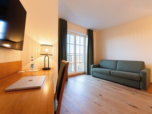 Chambre Double Familiale, 1 très grand lit et 1 canapé-lit, animaux de compagnie interdits | Coin séjour