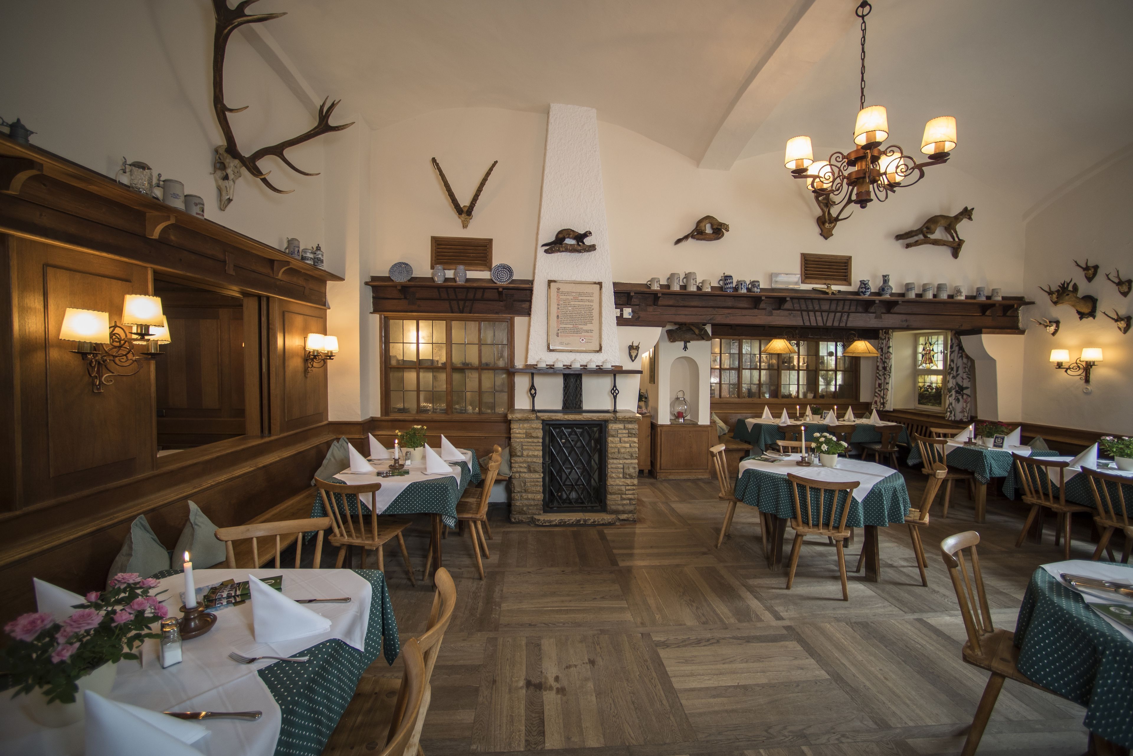 Se sirven comidas, cenas y cocina regional 