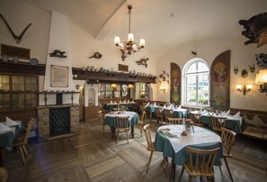 Mittagessen und Abendessen, regionale Küche