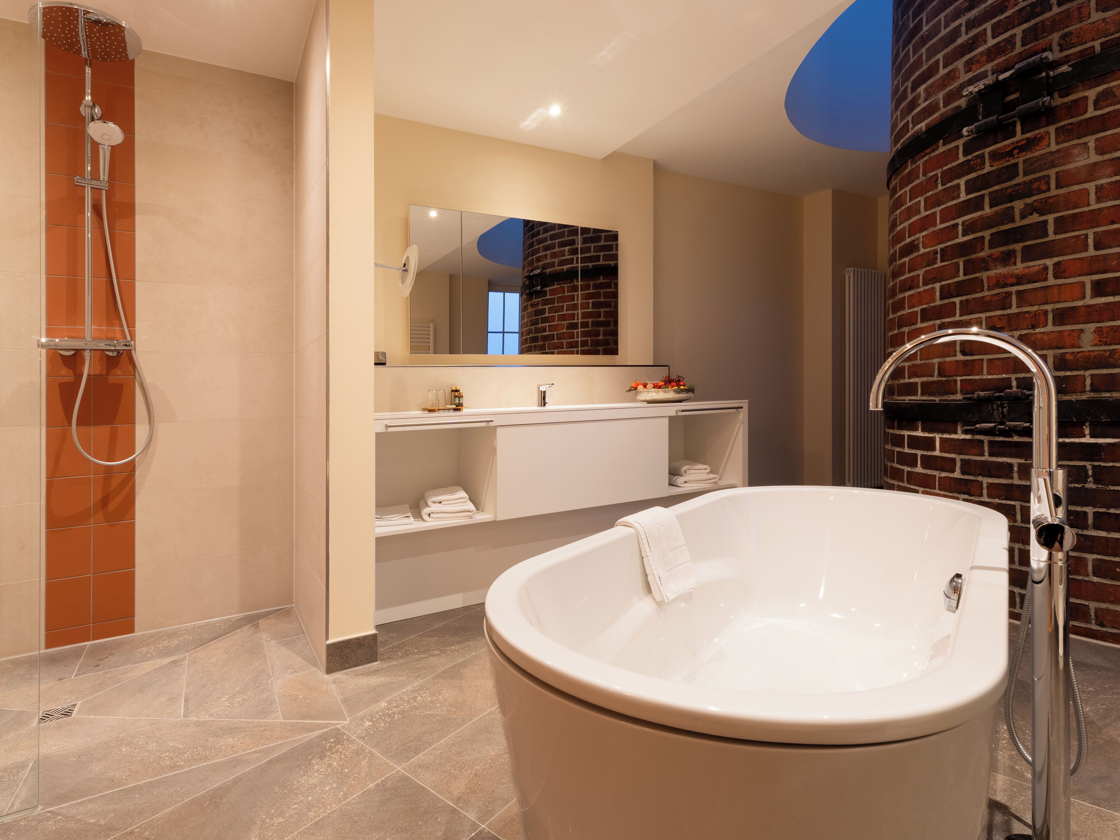 Studio Suite, Pets Not Allowed | Bathroom | Free toiletries, hair dryer, heated floors, towels