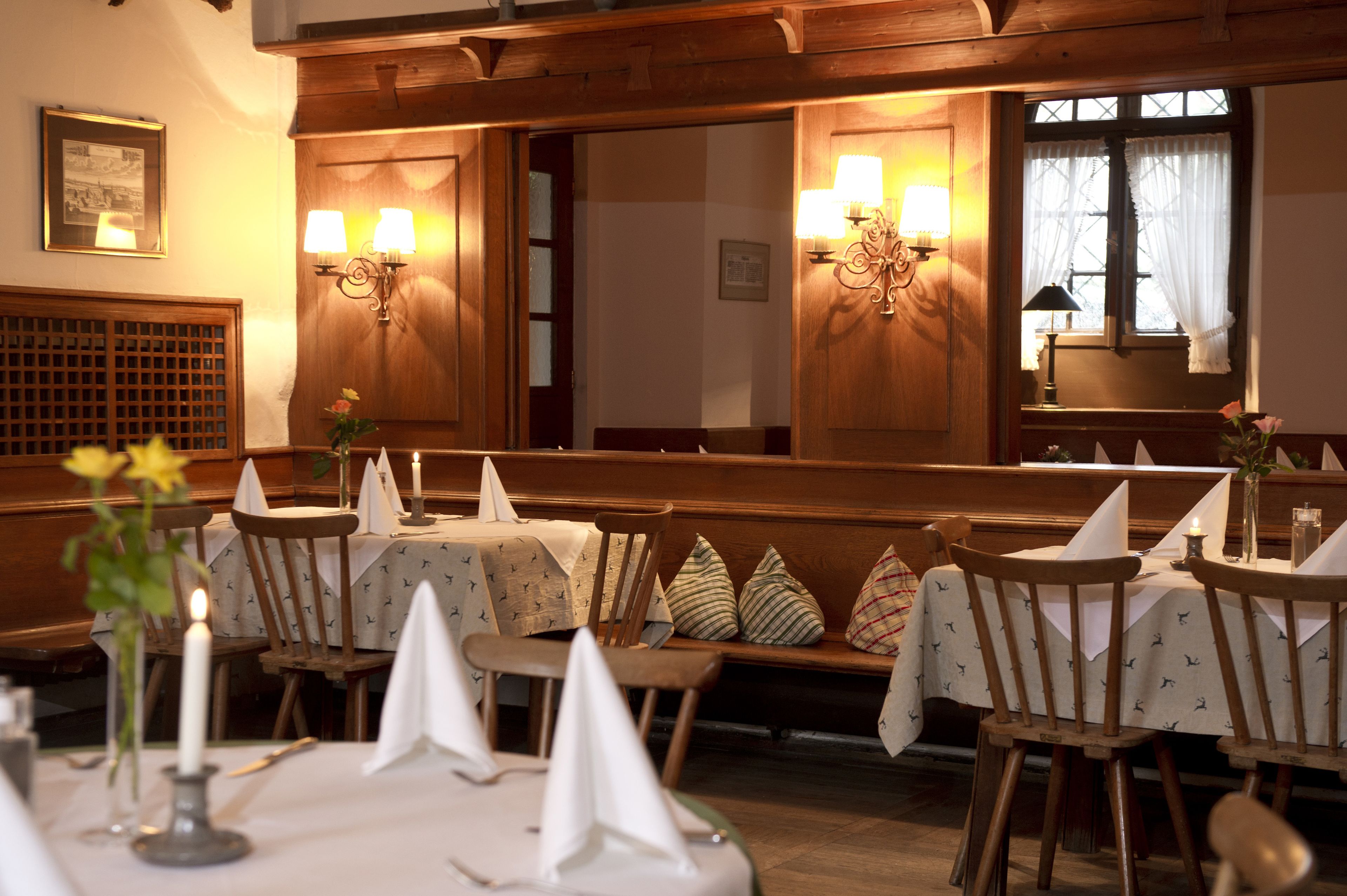 lunch and dinner served, regional cuisine