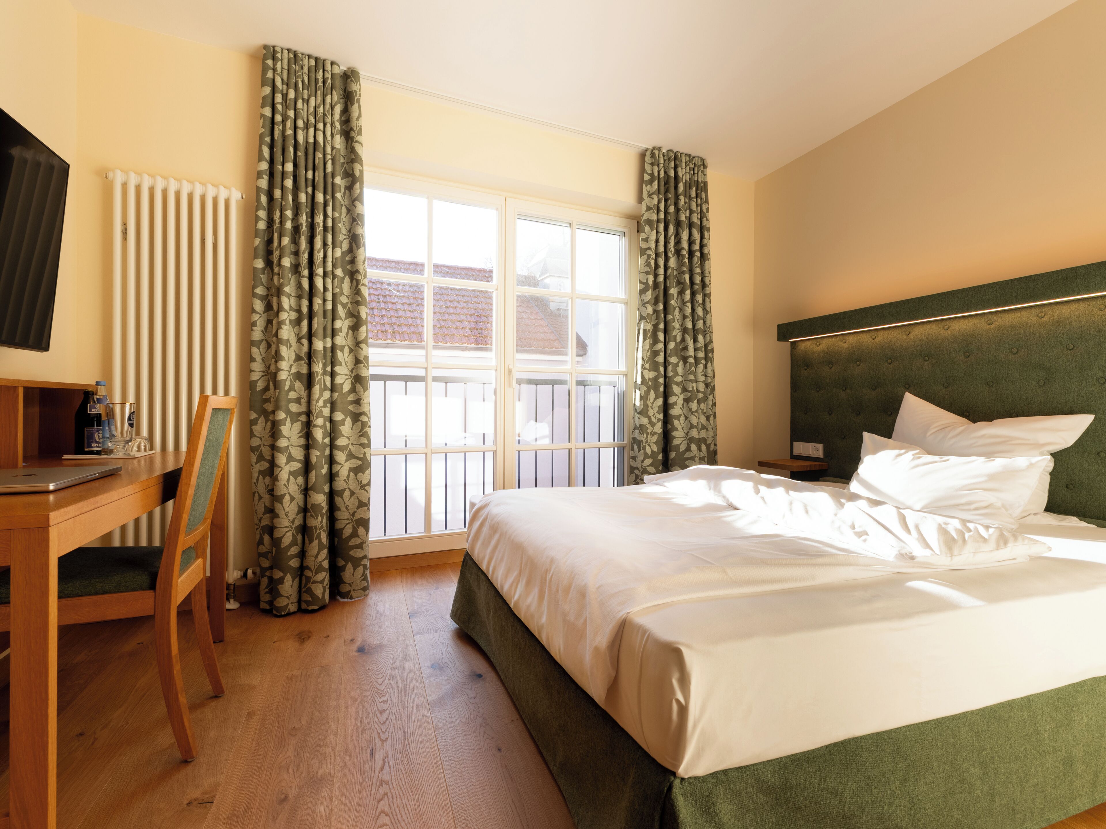 Eenvoudige tweepersoonskamer, huisdieren niet toegestaan | 1 slaapkamer, hypoallergeen beddengoed, een kluis op de kamer