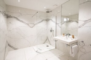 Bathroom - Domaine de La Groirie - Le Mans Ouest (Trange)