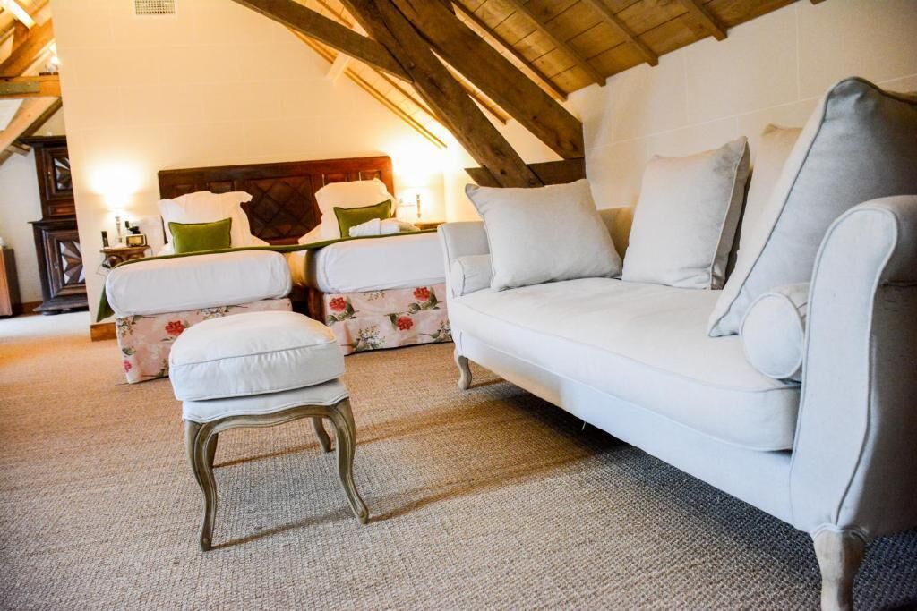 premium twin room | 1 bedroom, in-room safe, individually decorated, individually furnished