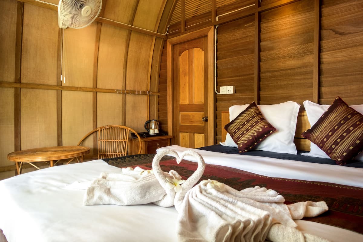 Chambre Double (with Fan)