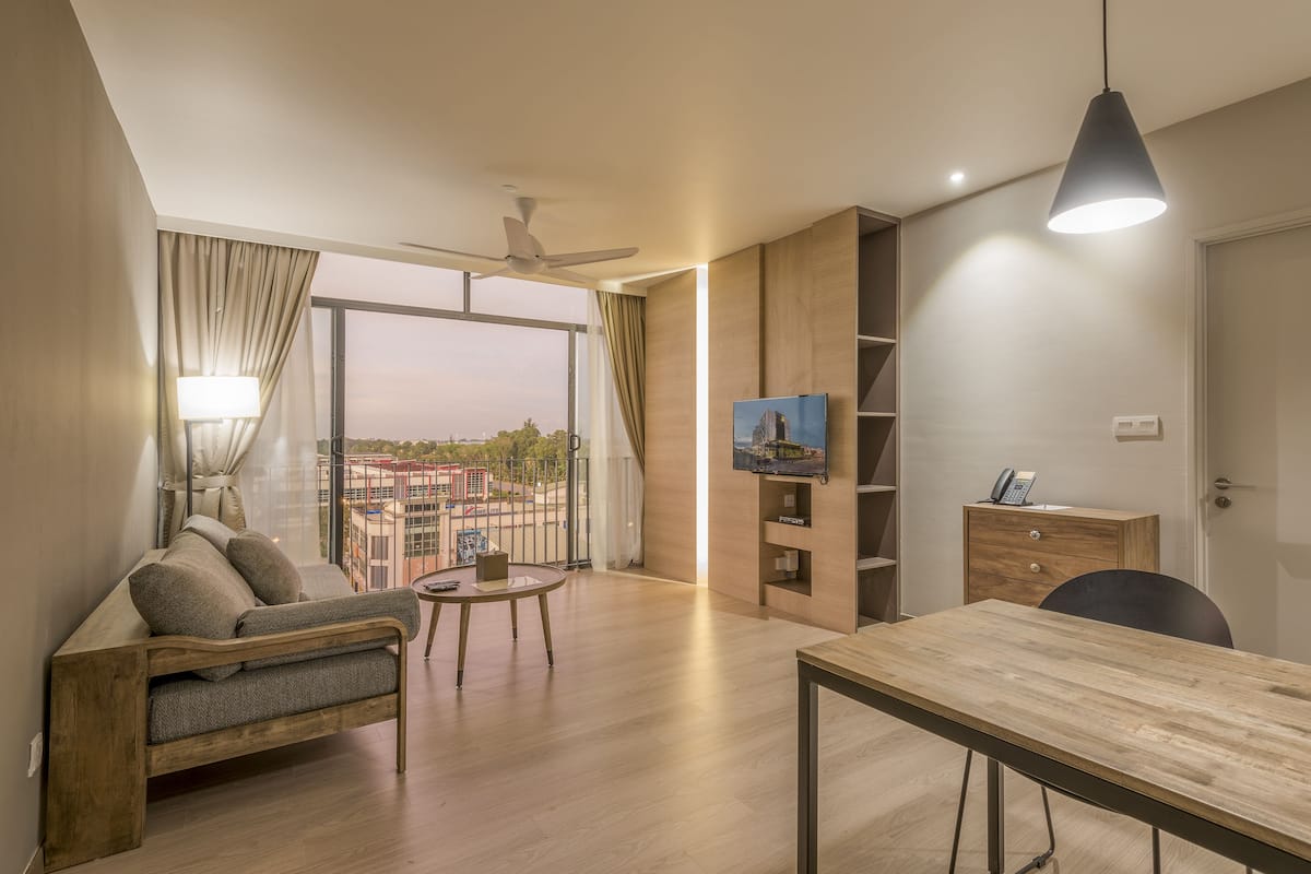 family apartment, 2 bedrooms, private bathroom, partial sea view | living area | 40-inch led tv with digital channels, tv, dvd player