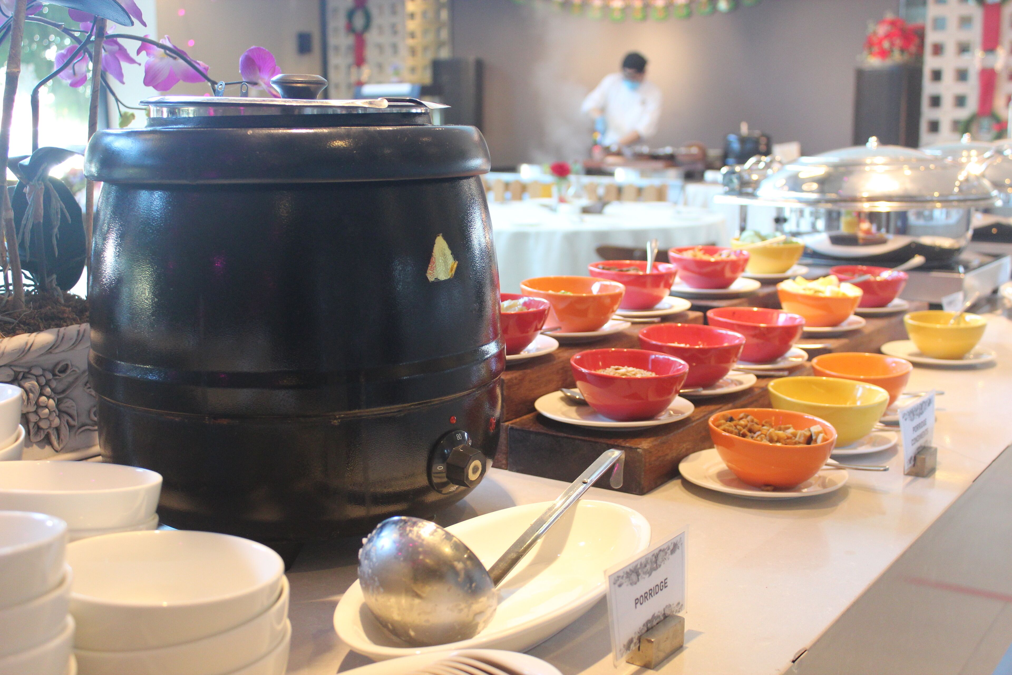 Daily buffet breakfast (MYR 24 per person)
